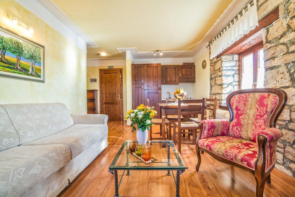 Aparthotel Katalyma 828 Kanfanar Dış mekan fotoğraf