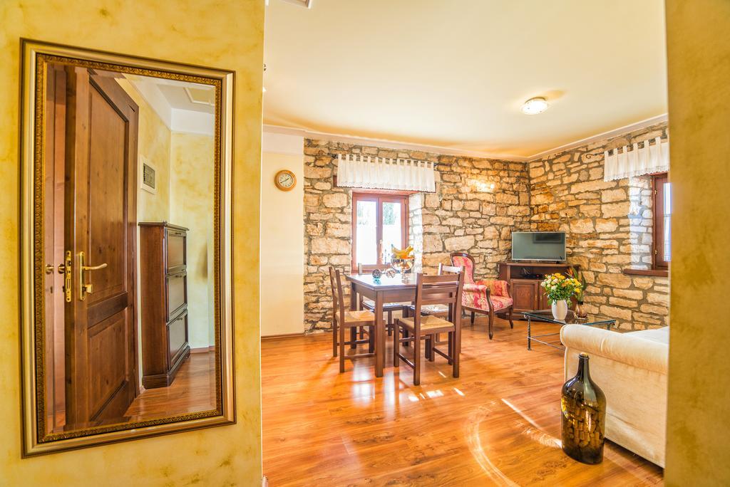 Aparthotel Katalyma 828 Kanfanar Dış mekan fotoğraf