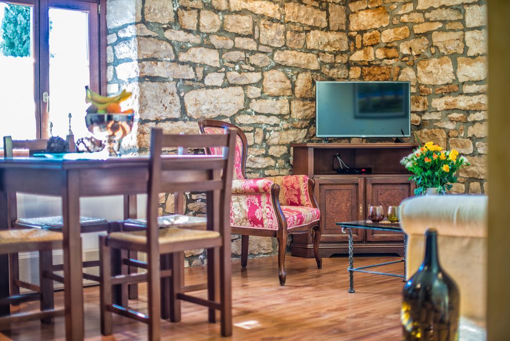 Aparthotel Katalyma 828 Kanfanar Dış mekan fotoğraf