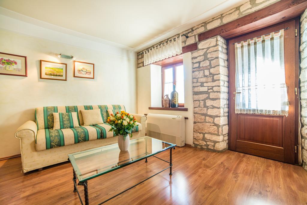 Aparthotel Katalyma 828 Kanfanar Dış mekan fotoğraf
